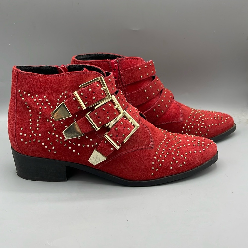 Office of London‎ Lucky charm western